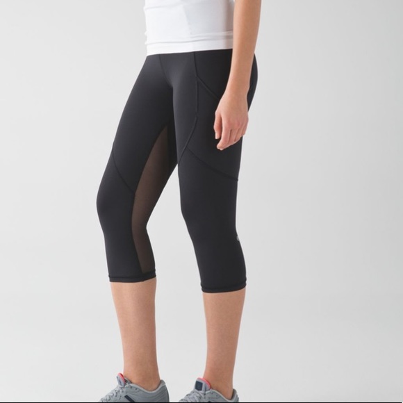 Lululemon outrun crop sz 6 black - Picture 1 of 8